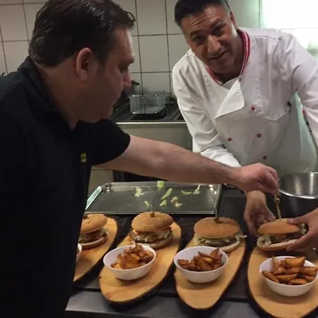 Gassnerwirt بيت ضيافة Radfeld